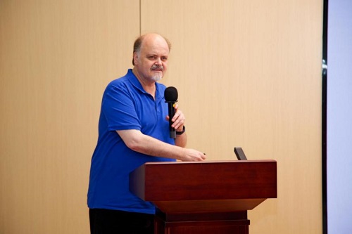 说明: 肖恩教授_副本